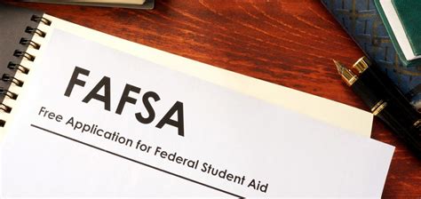 does financial aid cover books? Should students use their financial aid to purchase textbooks?