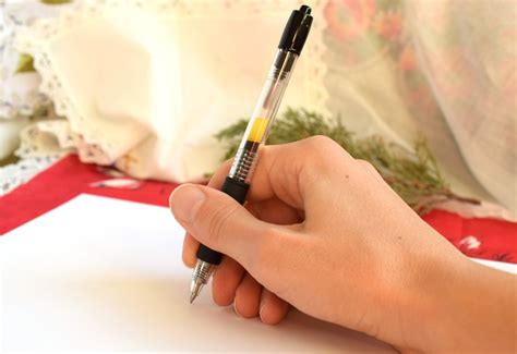 how to hold a calligraphy pen and the importance of posture in writing